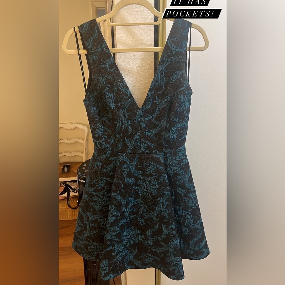 Alice and olivia size 2 evening cocktail dress
